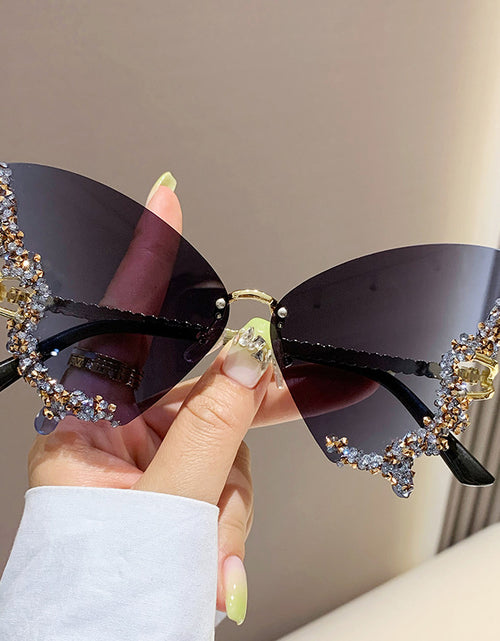 Load image into Gallery viewer, Fashionable And Personalized Exaggerated Sunglasses
