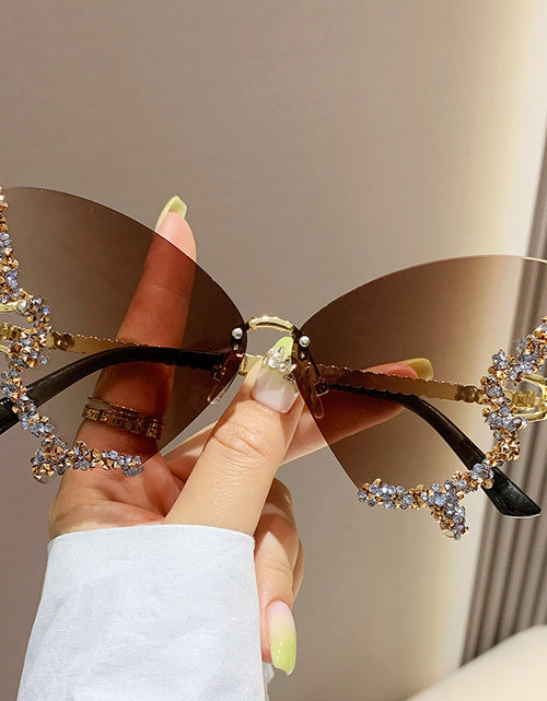 Load image into Gallery viewer, Fashionable And Personalized Exaggerated Sunglasses