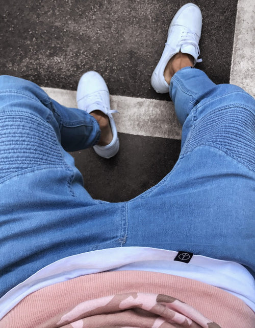 Load image into Gallery viewer, Light Blue Skinny Jeans