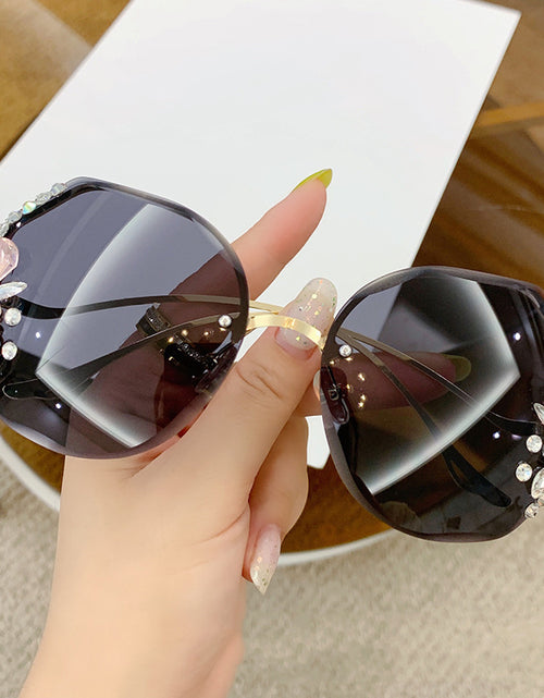 Load image into Gallery viewer, Women&#39;s Fashion Rimless Cut Edge Diamond Sunglasses
