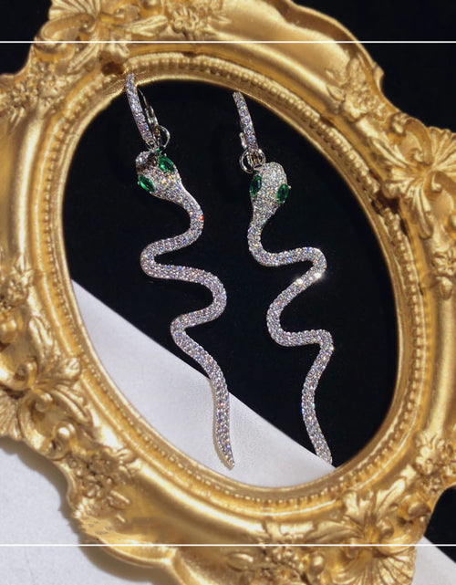 Load image into Gallery viewer, Zircon Micro Inlaid Heavy Work Snake Shaped Pendant
