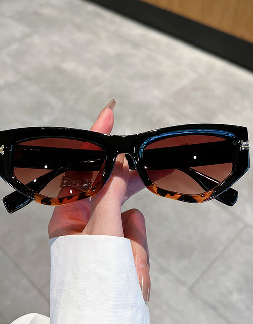 Load image into Gallery viewer, Cat Eye Sunglasses Women&#39;s Fashion Street Shooting UV Protection
