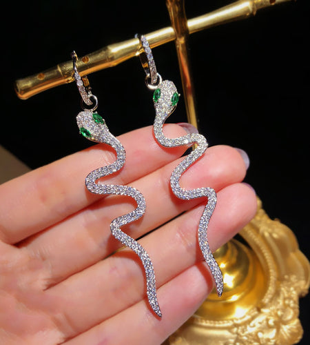 Zircon Micro Inlaid Heavy Work Snake Shaped Pendant