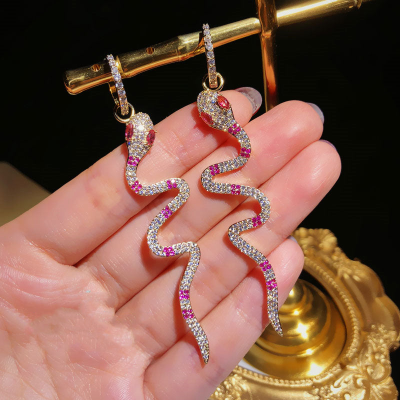 Zircon Micro Inlaid Heavy Work Snake Shaped Pendant