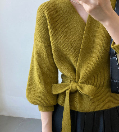 Women's Fashion Retro V-neck Lace-up Loose Outer Wear Knitted Cardigan