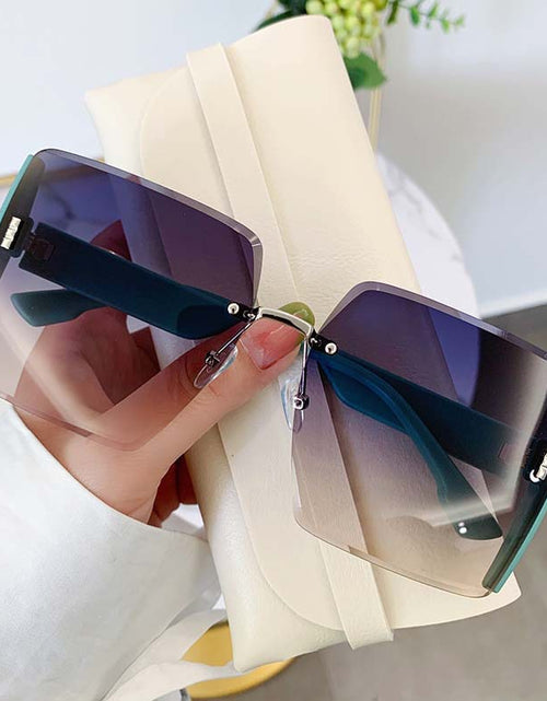 Load image into Gallery viewer, Women&#39;s Fashion Box Cut Edge Sunglasses
