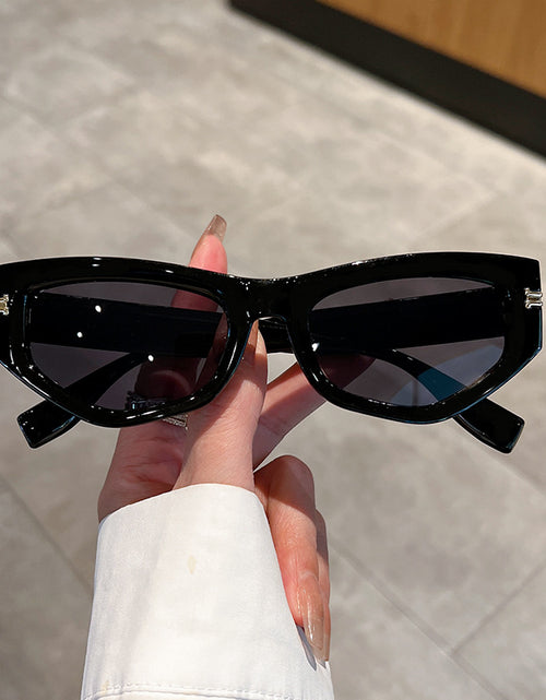 Load image into Gallery viewer, Cat Eye Sunglasses Women&#39;s Fashion Street Shooting UV Protection
