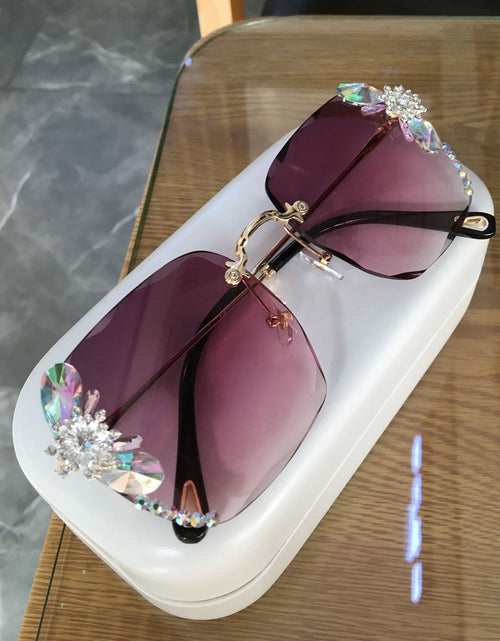 Load image into Gallery viewer, Trendy Rhinestone Sunglasses
